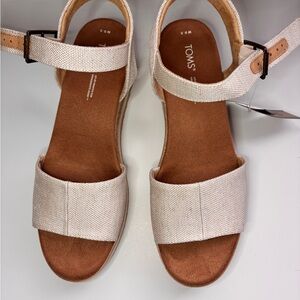 TOMS Women's Tan Sandals